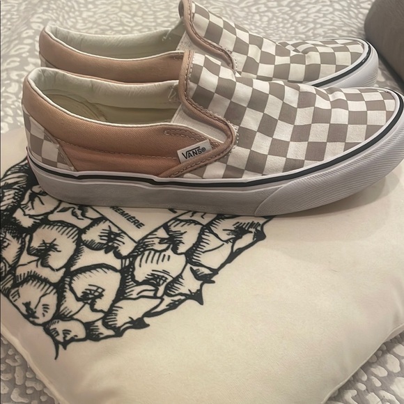 Vans Checkered Slip-On Shoes - Picture 4 of 7